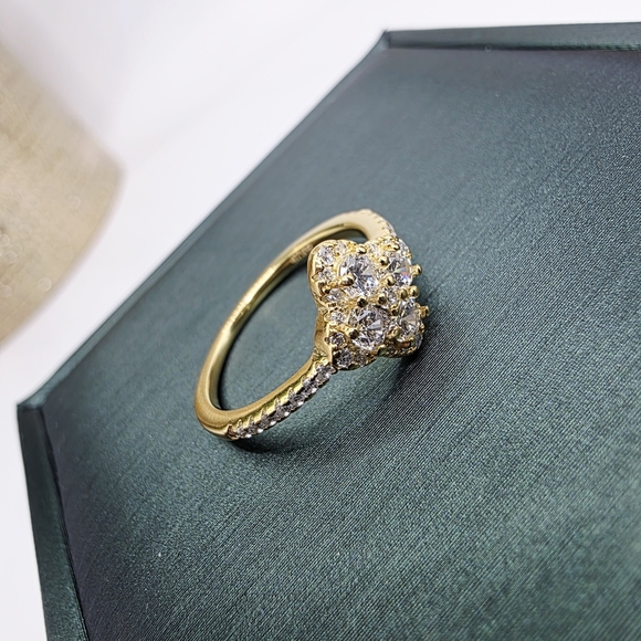 ✨ Gold Cluster Moissanite Ring – Size 7 - Picture 2 of 4